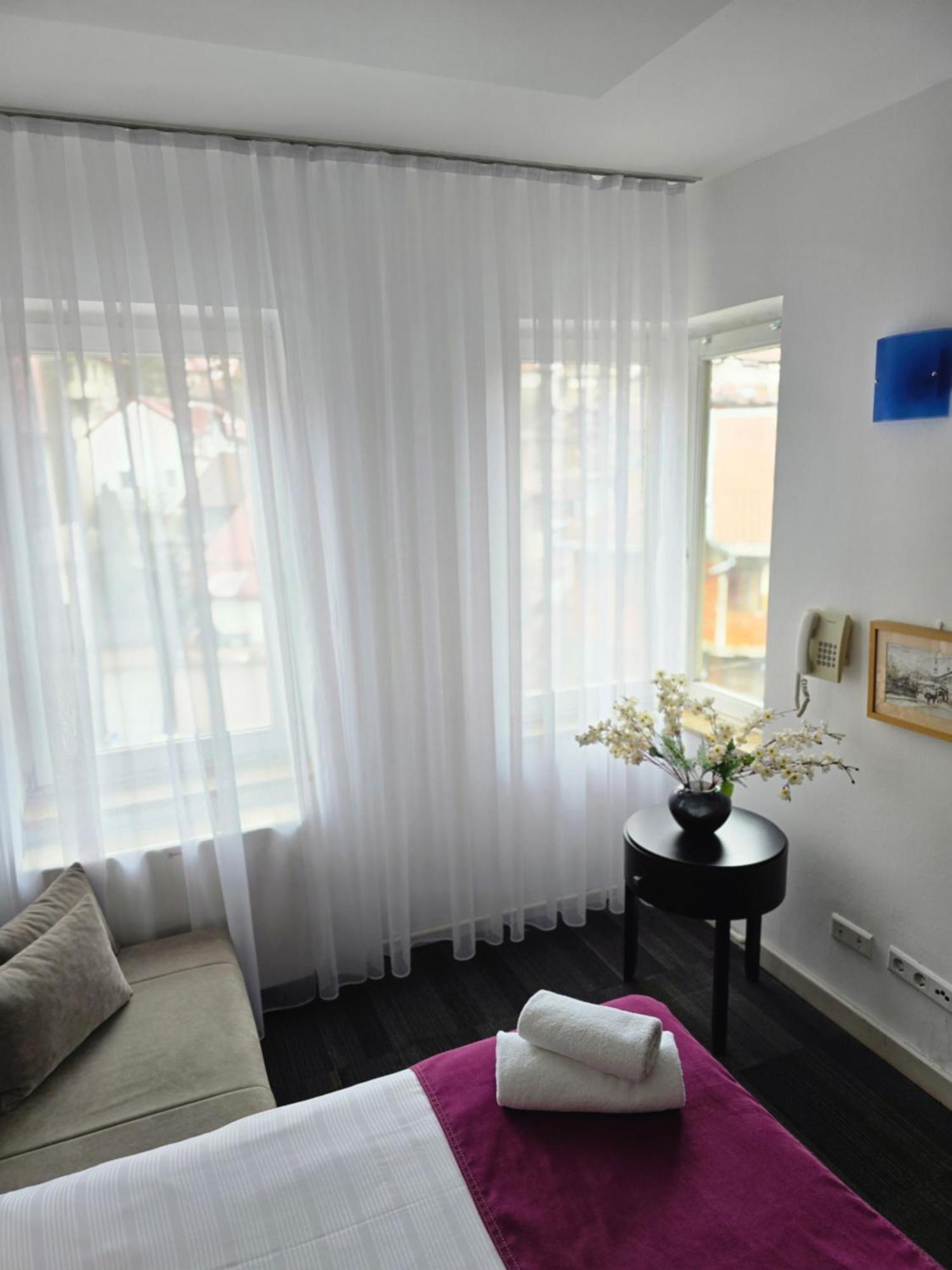 Hotel Hecco ซาราเยโว ภายนอก รูปภาพ