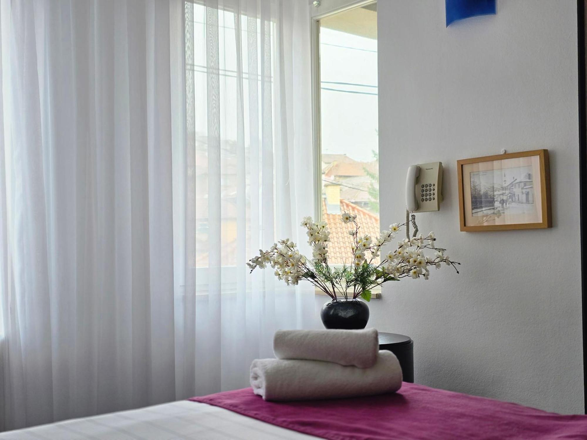 Hotel Hecco ซาราเยโว ภายนอก รูปภาพ