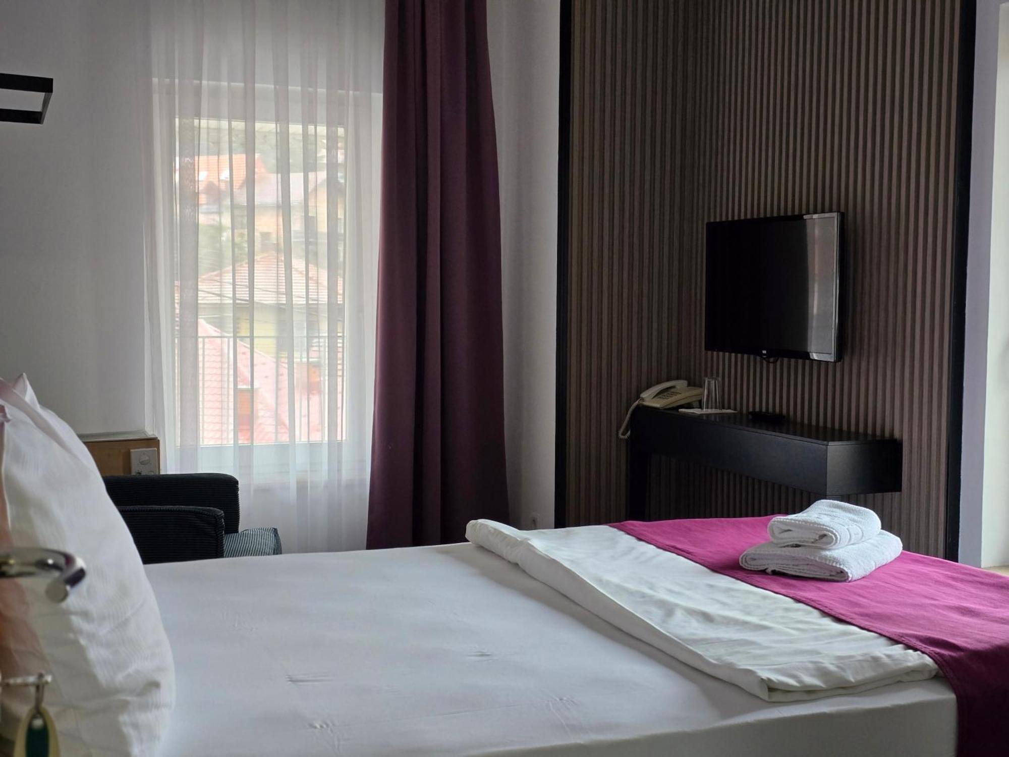 Hotel Hecco ซาราเยโว ภายนอก รูปภาพ